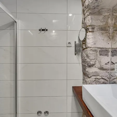 Old Town Centre - Exklusiv מאקרסקה